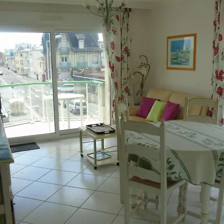 Lumineux A 2 Pas De La Plage, Balcon, Ascenseur, Tv, Lave-linge, Animaux Admis Berck